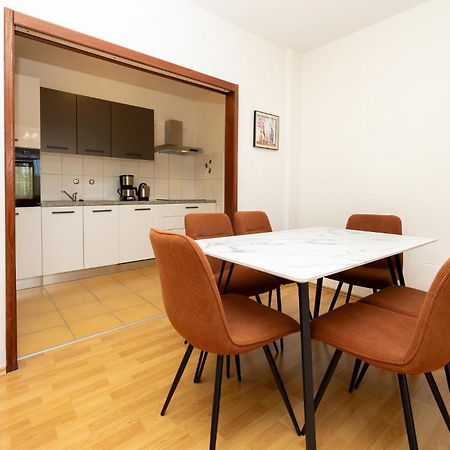 3 Bedroom Gorgeous Apartment In トロギール エクステリア 写真