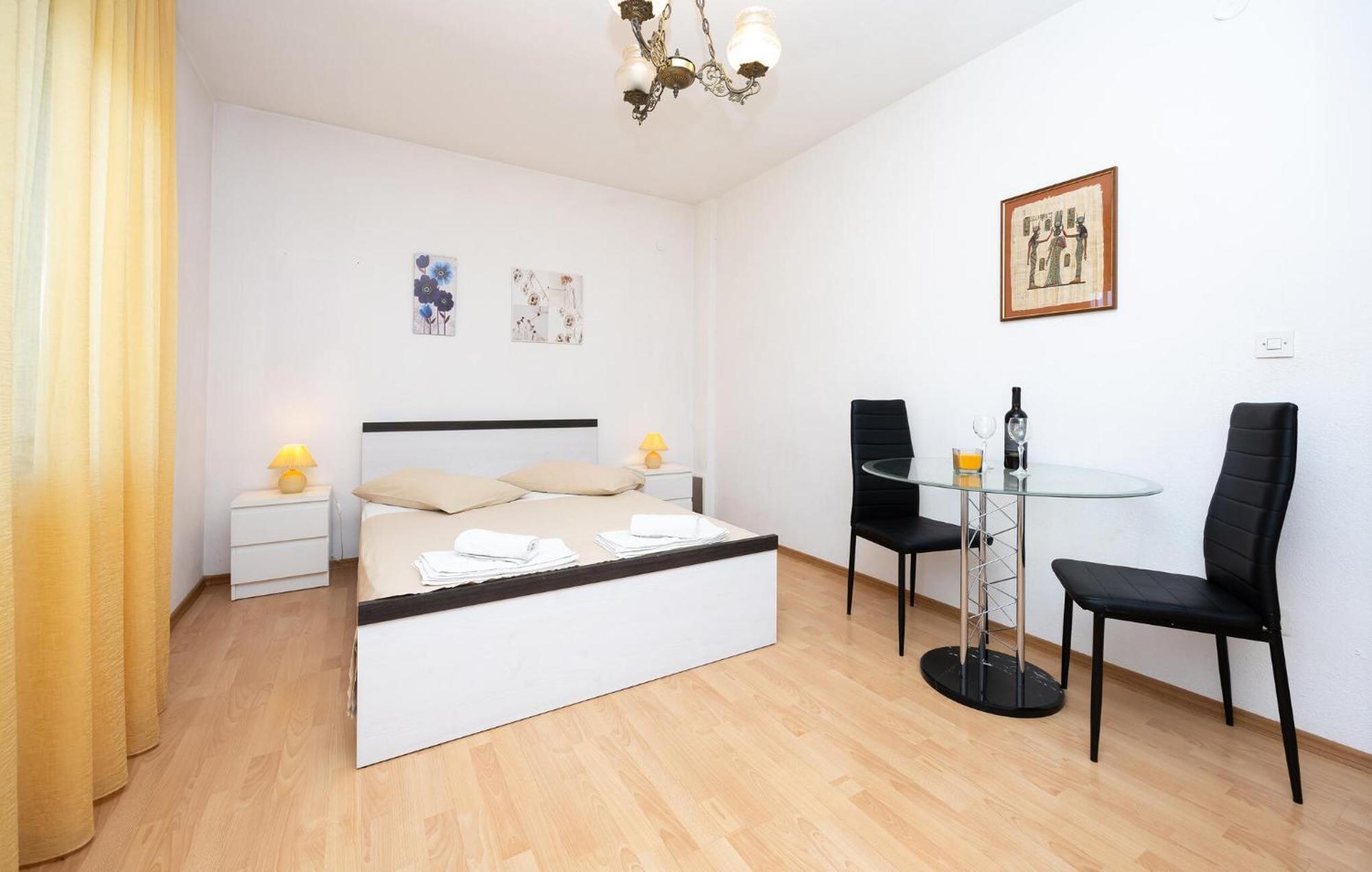 3 Bedroom Gorgeous Apartment In トロギール エクステリア 写真