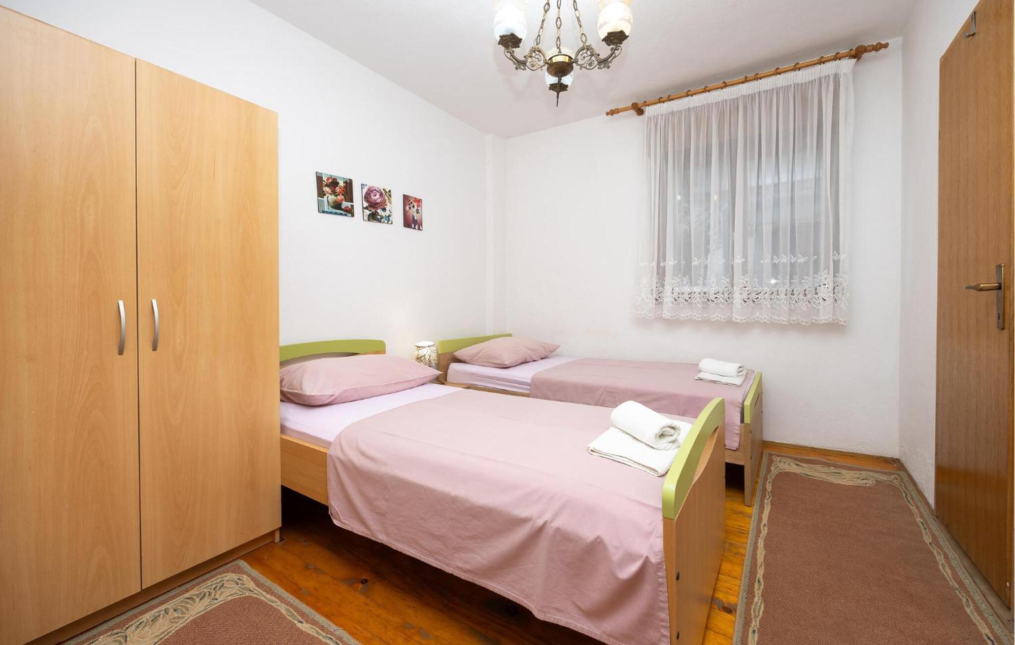 3 Bedroom Gorgeous Apartment In トロギール エクステリア 写真