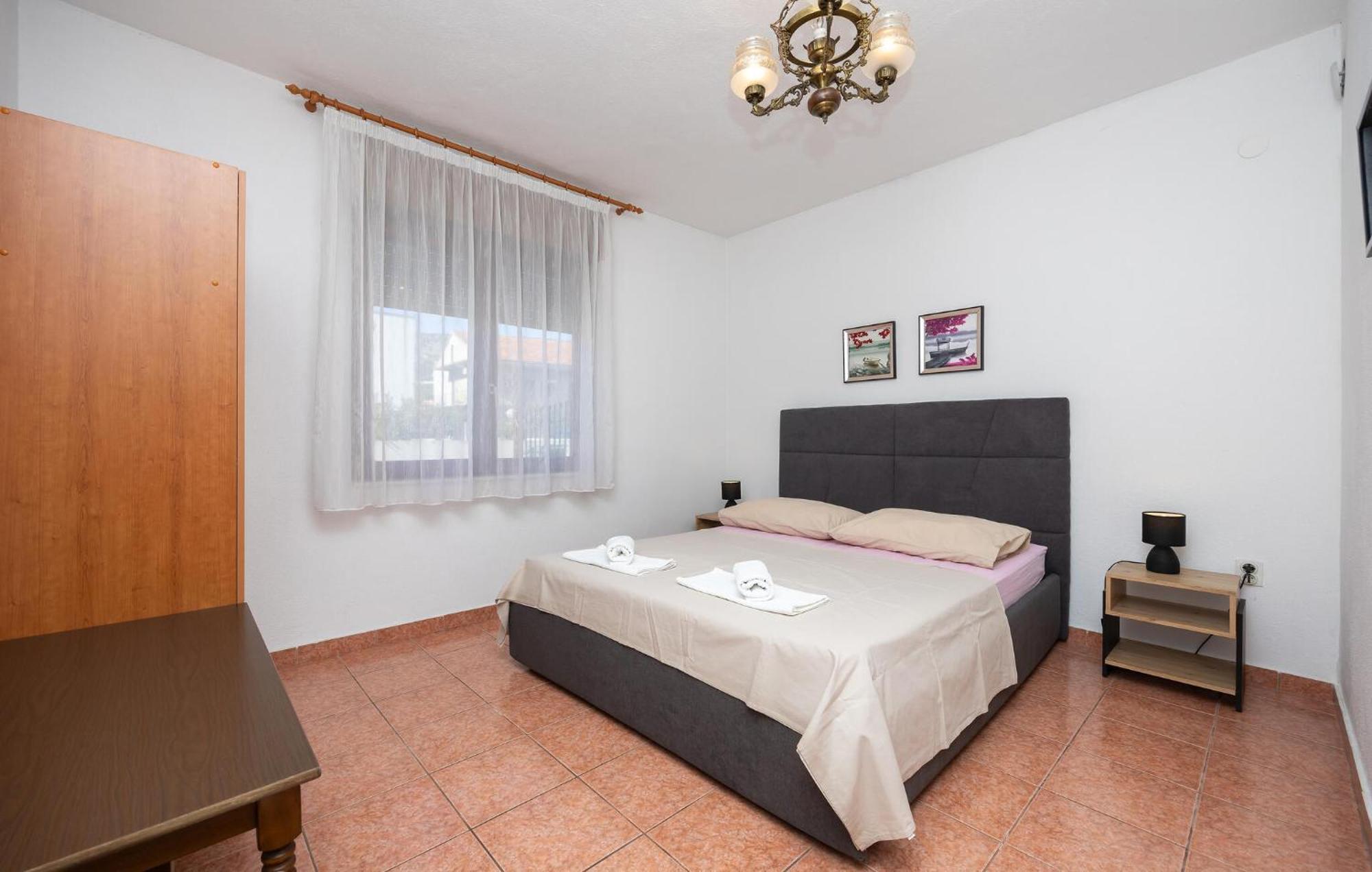 3 Bedroom Gorgeous Apartment In トロギール エクステリア 写真